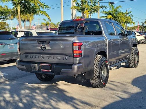 2025 Nissan Frontier SV