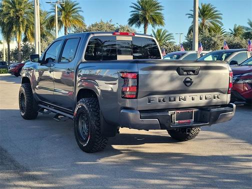 2025 Nissan Frontier SV