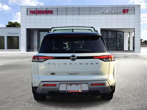 2023 Nissan Pathfinder Platinum