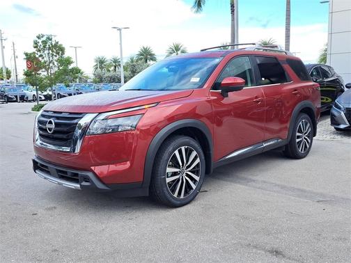 2025 Nissan Pathfinder Platinum