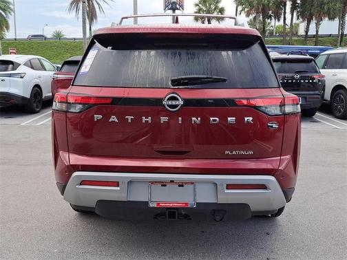 2025 Nissan Pathfinder Platinum