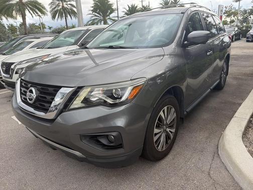 2017 Nissan Pathfinder SL