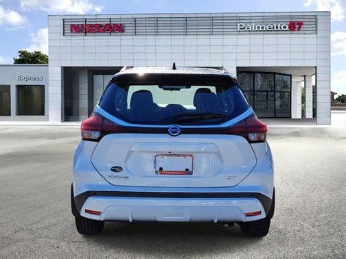 2021 Nissan Kicks SR