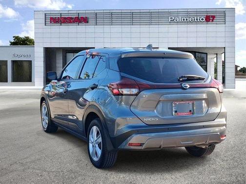 Gun Metallic 2023 Nissan Kicks S