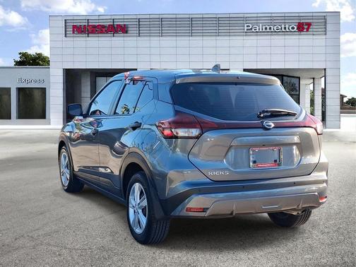 Gun Metallic 2023 Nissan Kicks S