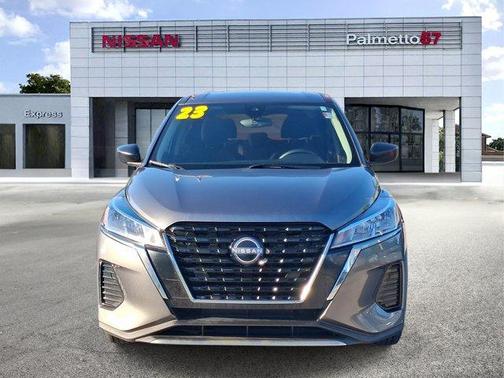 Gun Metallic 2023 Nissan Kicks S