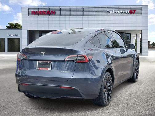 Gray 2024 Tesla Model Y Long Range