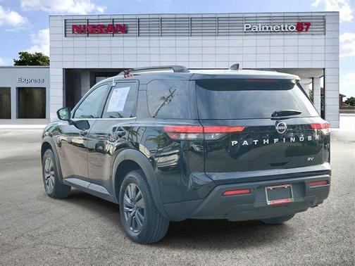 Black 2024 Nissan Pathfinder SV