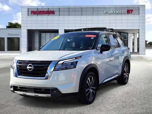 2023 Nissan Pathfinder Platinum