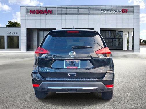 Magnetic Black 2018 Nissan Rogue S