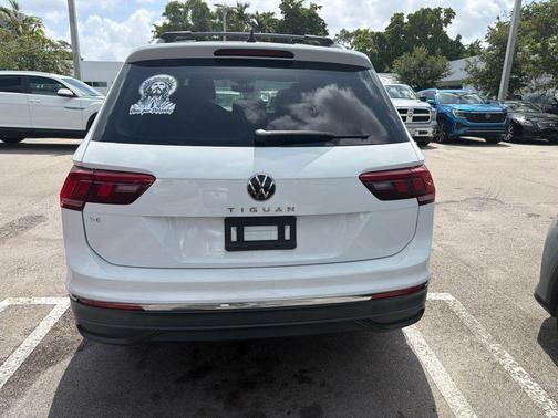 Pure White 2022 Volkswagen Tiguan 2.0T SE