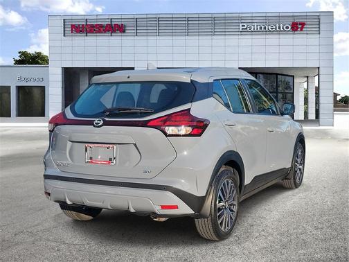 2022 Nissan Kicks SV