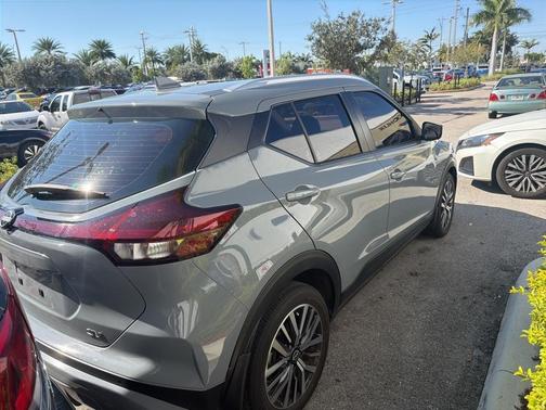 2022 Nissan Kicks SV