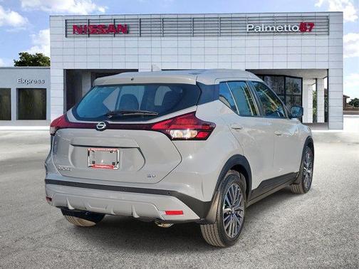 2022 Nissan Kicks SV