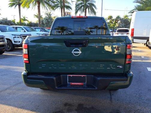2025 Nissan Frontier SV