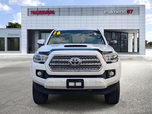 Super White 2016 Toyota Tacoma TRD Sport