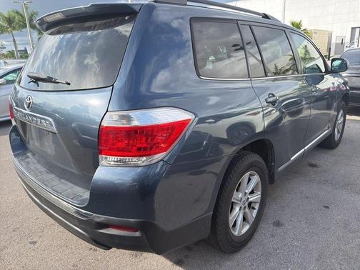 2011 Toyota Highlander Base