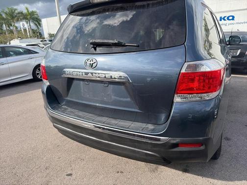 2011 Toyota Highlander Base