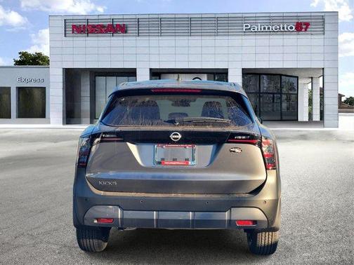 2025 Nissan Kicks SV
