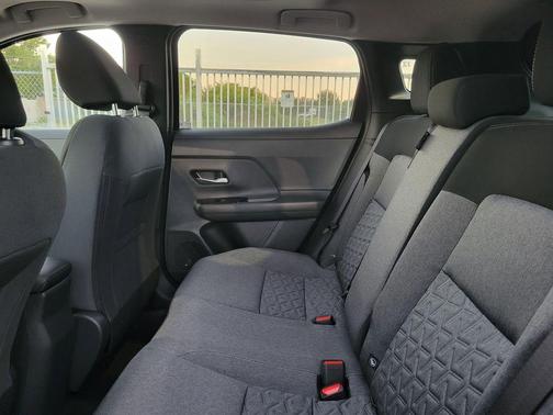 Scarlet Ember T 2026 Nissan Kicks SV