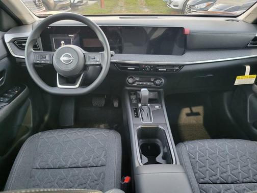 Scarlet Ember T 2026 Nissan Kicks SV