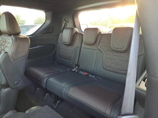 2025 Nissan Armada Platinum