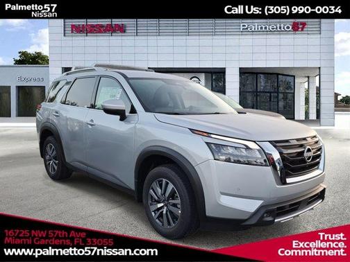 2025 Nissan Pathfinder SL