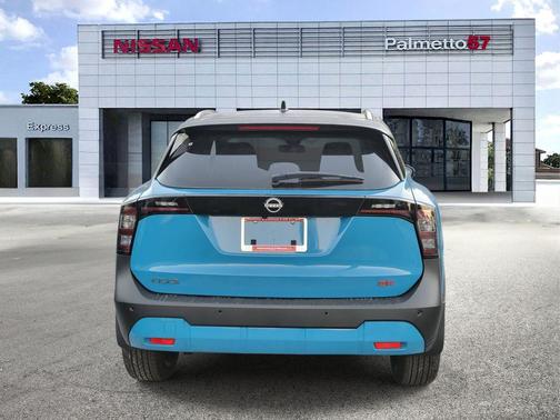 2t Ice Blk Roof 2026 Nissan Kicks SR