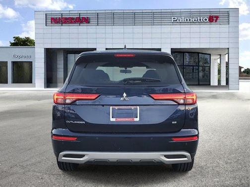 2022 Mitsubishi Outlander SE