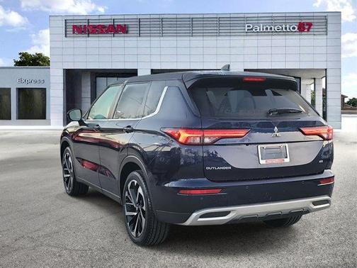 2022 Mitsubishi Outlander SE