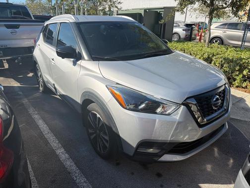 2020 Nissan Kicks SR