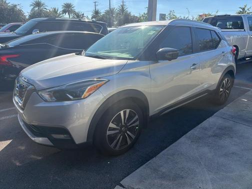 2020 Nissan Kicks SR