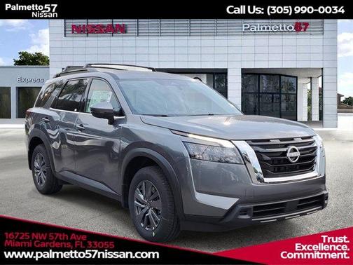 2025 Nissan Pathfinder SV