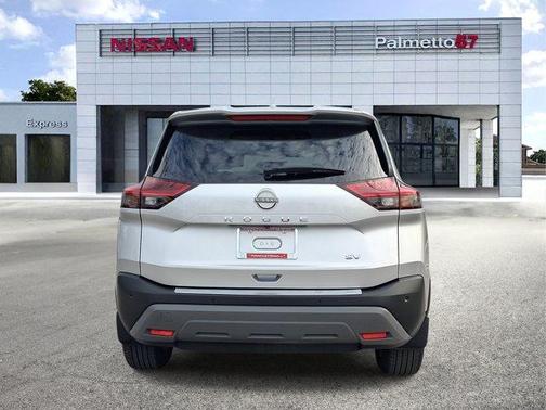 Brilliant Silver Metallic 2023 Nissan Rogue SV