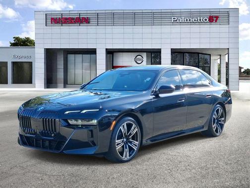 Black Sapphire Metallic 2023 BMW 740 i