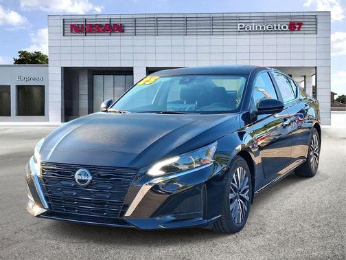 Black 2025 Nissan Altima SV