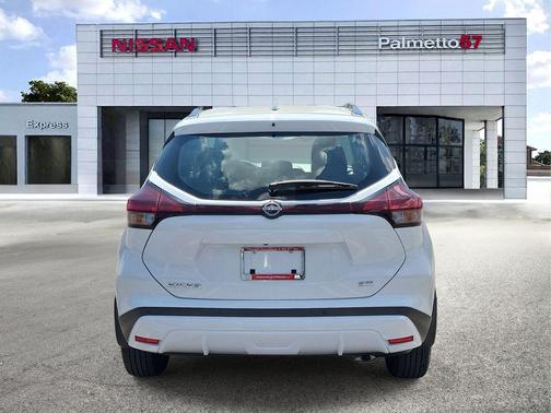 Fresh Powder 2023 Nissan Kicks SR