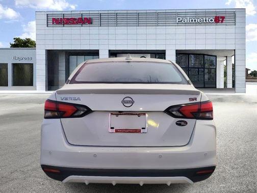2025 Nissan Versa 1.6 SR