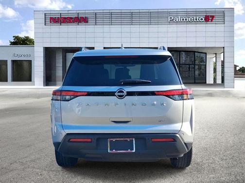 Brilliant Silver Metallic 2024 Nissan Pathfinder SV