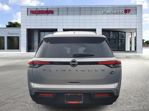 2025 Nissan Pathfinder SV