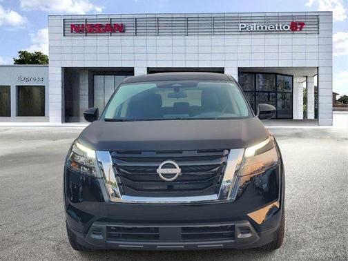 2025 Nissan Pathfinder S