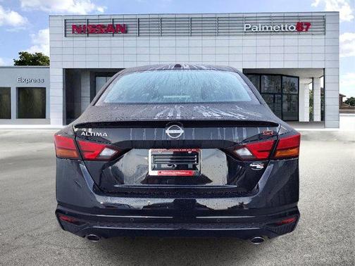 2025 Nissan Altima SR