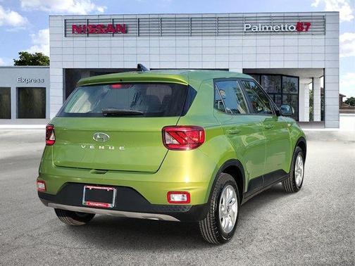 2022 Hyundai VENUE SE