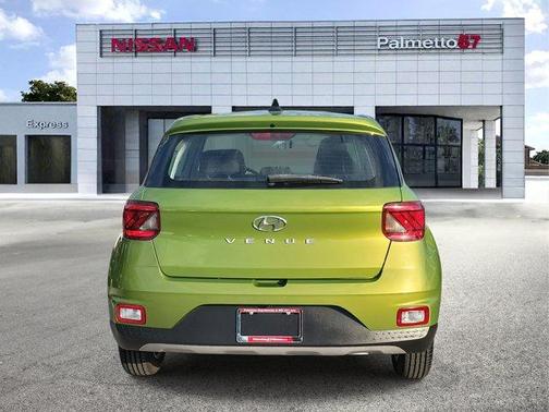 2022 Hyundai VENUE SE