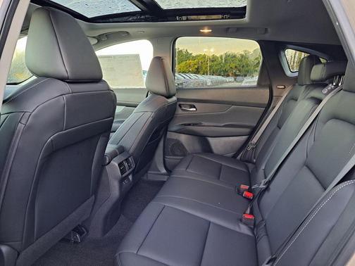 Everest White P 2026 Nissan Murano SL