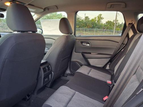 Everest White P 2026 Nissan Rogue SV