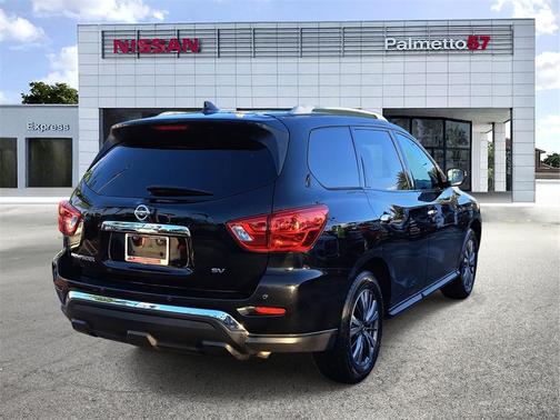2020 Nissan Pathfinder SV