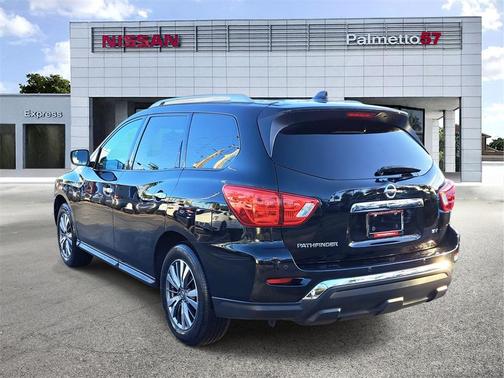 2020 Nissan Pathfinder SV