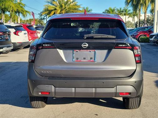 2025 Nissan Kicks SV