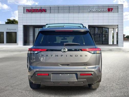 2024 Nissan Pathfinder SV